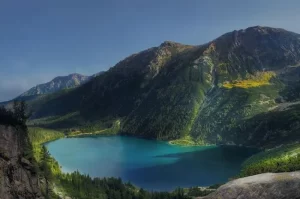 Destinasi Wisata Alam Populer di Papua